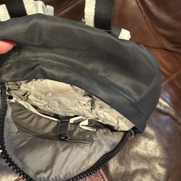 Backpack - Picture 4 of 4